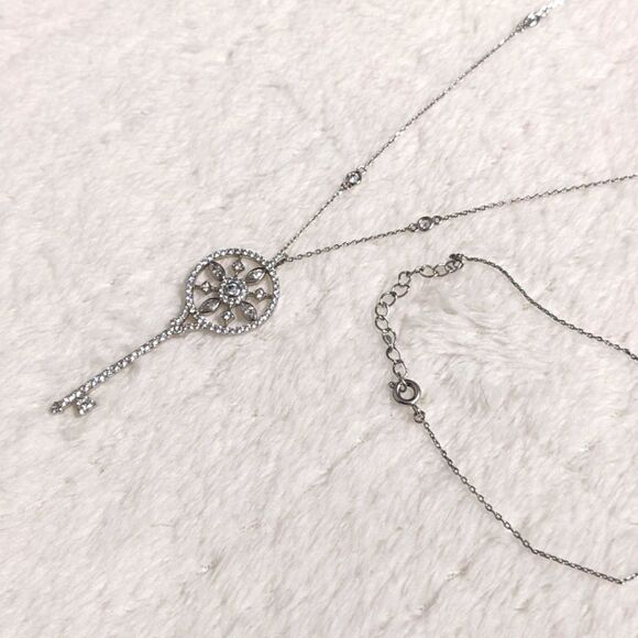 Beautiful Clear Crystal Key Pendant/Necklace Rhodium Plated by Nordstrom - Picture 11 of 15